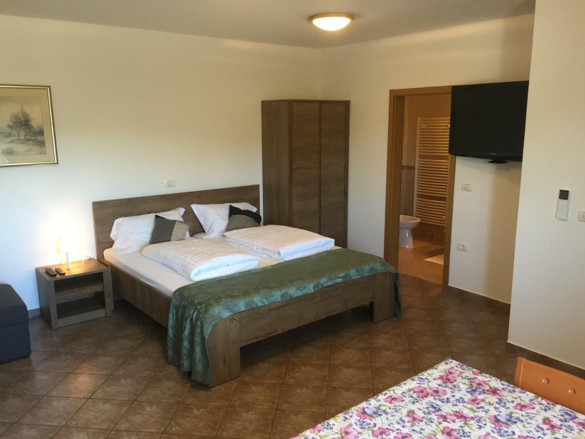 Apartma Valmarin Apartment Spodnje Skofije Bagian luar foto