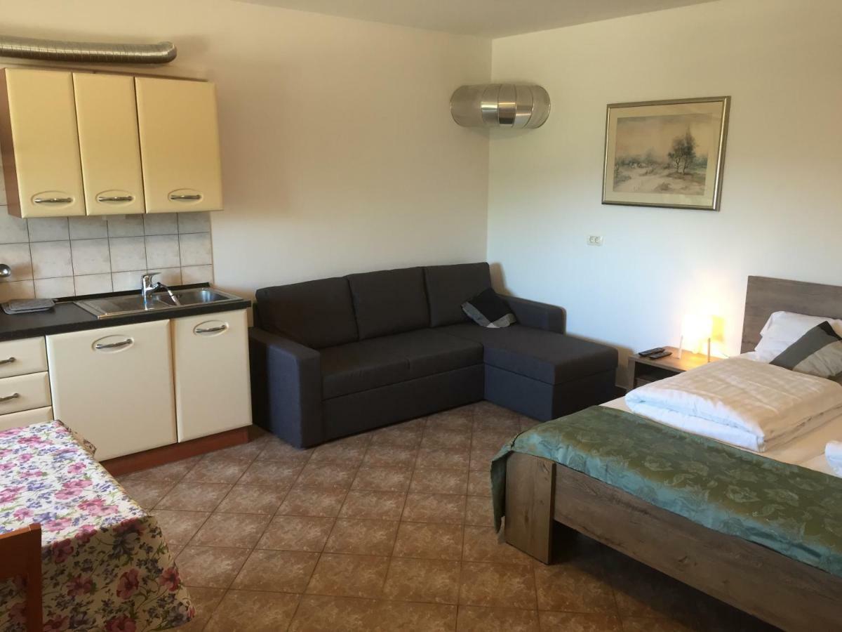 Apartma Valmarin Apartment Spodnje Skofije Bagian luar foto